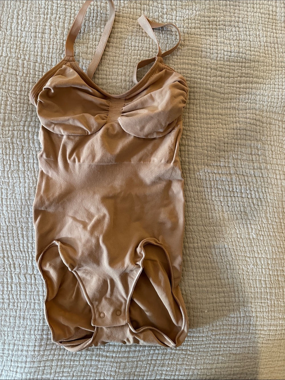 Skims shapewear seamless sculpt bodysuit